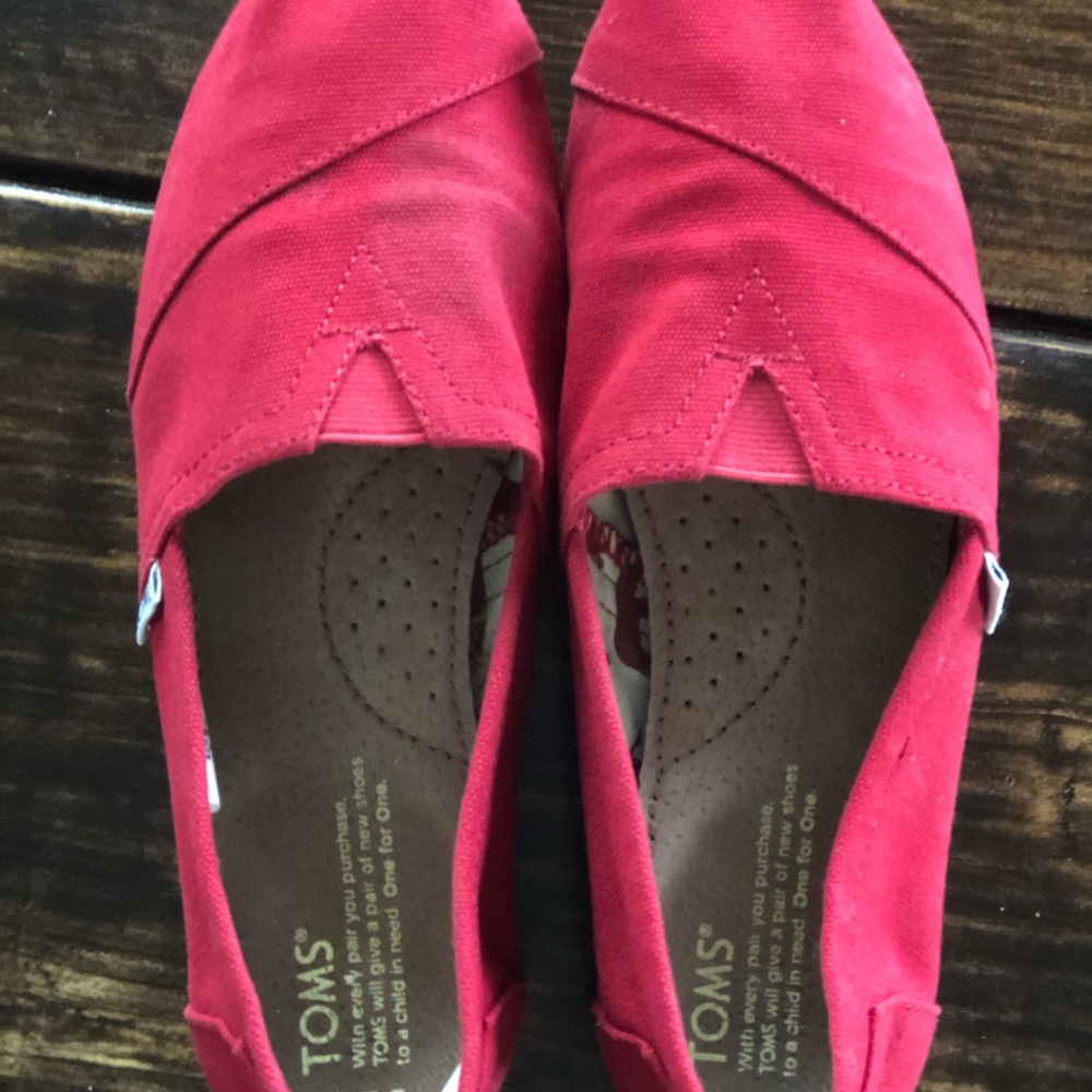 Red TOMS